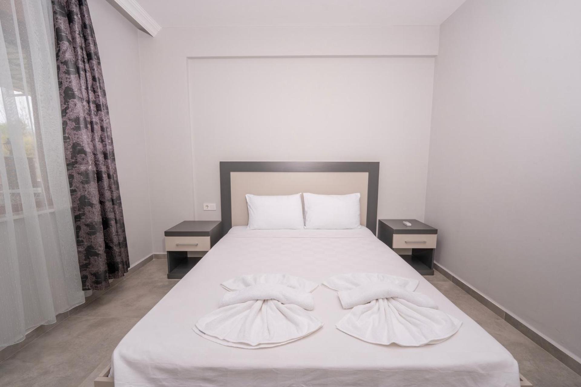 Lara Breeze Homes Апартаменти *